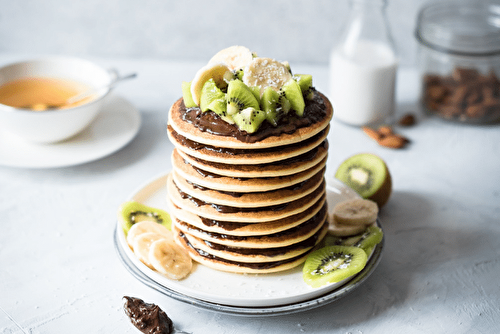 Pancakes au lait d’amandes et pâte à tartiner croustillante