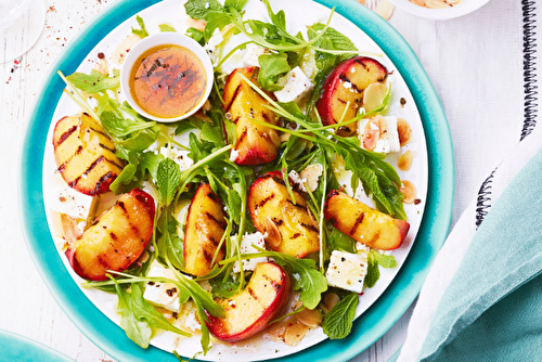 Pêches grillées à la plancha en salade