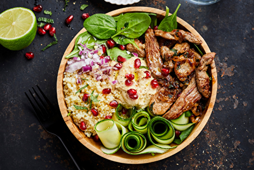 Poké bowl au gigot d’agneau, le déjeuner équilibré