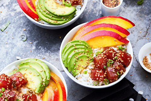 Poke bowl mangue-avocat, fraîcheur saine