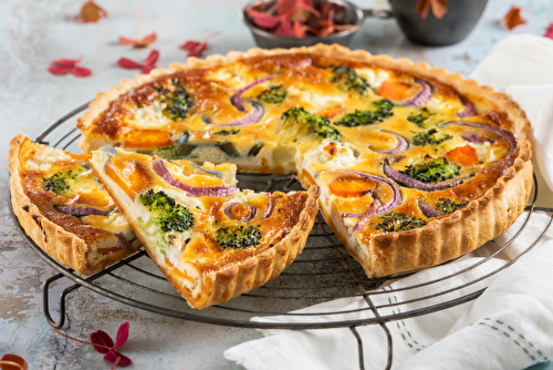 Quiche à la carotte, à l’oignon rouge et au brocoli