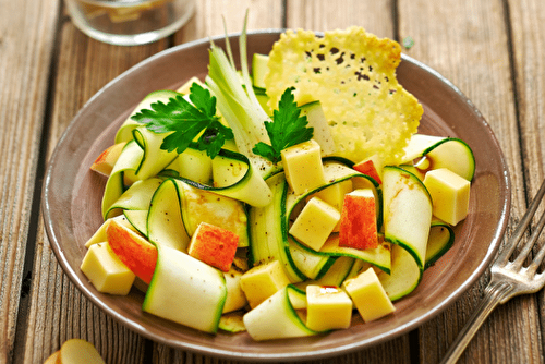 Salade croquante de courgettes à la Raclette