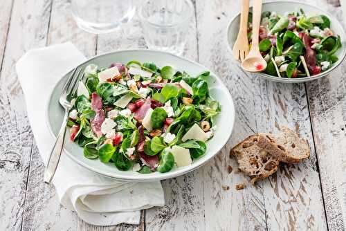 Salade de mâche au magret fumé et feta