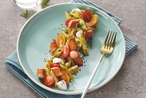 Salade de penne aux knacks et pesto