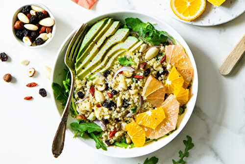 Salade de quinoa aux agrumes et aux fruits secs