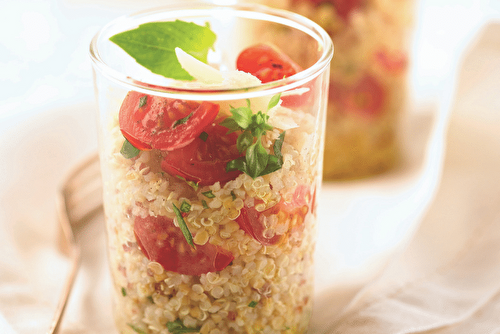 Salade de quinoa aux tomates cerises et basilic