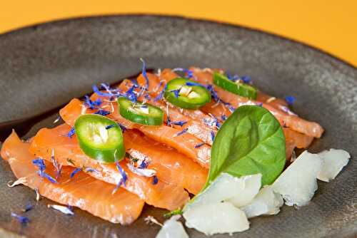 Saumon gravlax et gelée yuzu, frais et parfumé