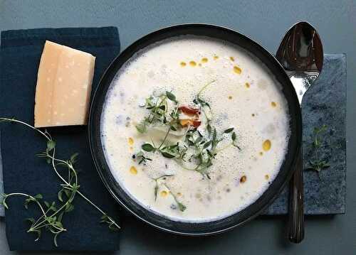 Soupe au parmesan : incroyablement délicieuse