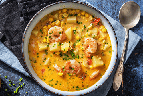 Soupe onctueuse aux crevettes et lait de coco