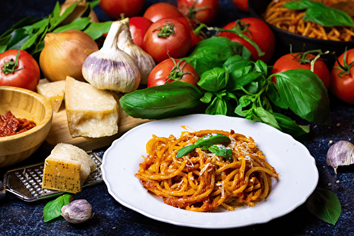 Spaghetti Guitare à la Puttanesca comme à Naples