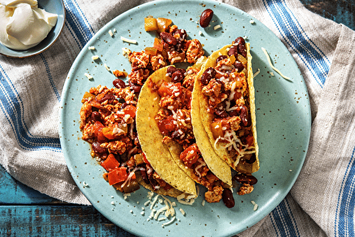 Tacos mexicains au poulet haché, à manger avec les doigts