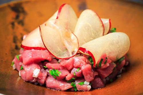 Tartare d’agneau irlandais aux prunes