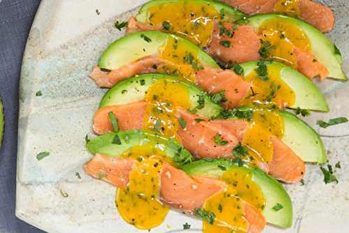 Tartare épicé de saumon avocat, l'entrée de l'été