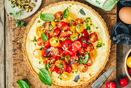 Tarte aux tomates colorées et ricotta