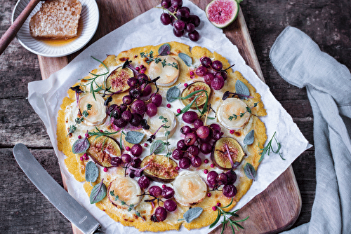 Tarte fine chèvre figues et raisins Muscat du Ventoux AOP