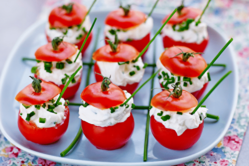 Tomates farcies au fromage frais, la recette pour les enfants