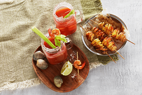 Tortillons de pommes de terre et cocktail Clamato