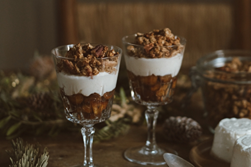 Verrines de pommes caramélisées à la faisselle Rians et granola à la cannelle