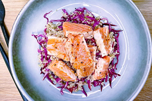 Tataki de saumon écossais Label Rouge, salade de quinoa et chou rouge sauce ponzu