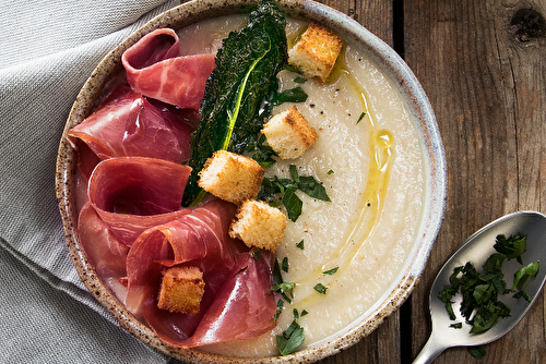 Velouté de topinambour au jambon de Parme