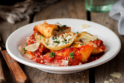 Conchiglionis farcis à la Ricotta, tomates et Pecorino Romano