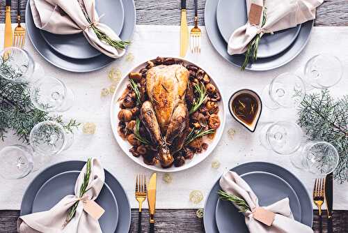 Pintade fermière d’Auvergne entière confite au vin blanc moelleux, romarin et sa farce aux marrons