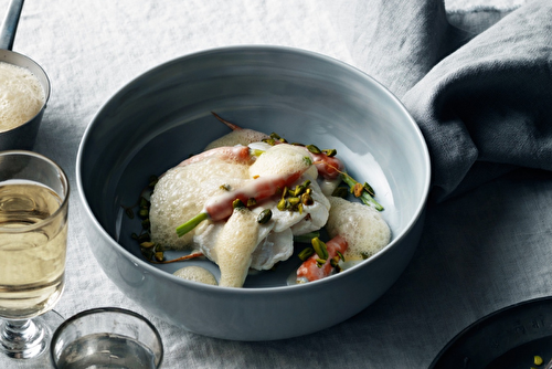 Skrei au court-bouillon, carottes à la muscade et beurre à l’orange