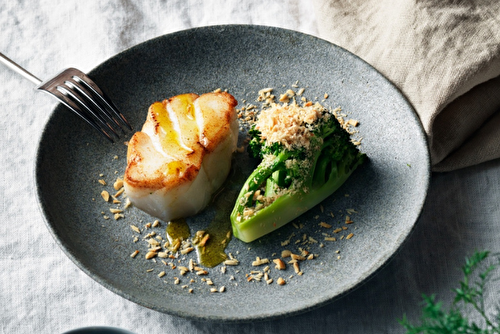 Skrei rôti au beurre, brocoli et noisettes