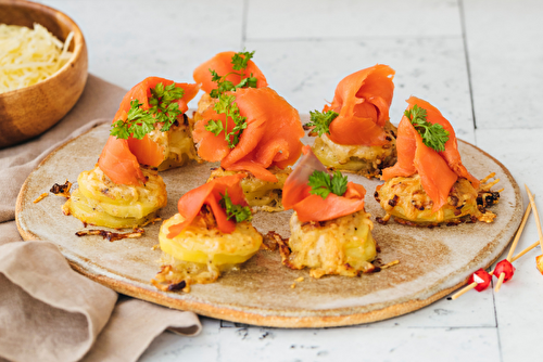 Millefeuilles de pommes de terre au saumon fumé et à l’Emmental français râpé Entremont