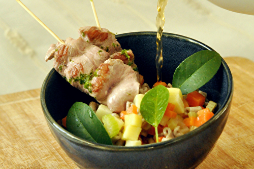 Minestrone de canard aux feuilles cumbawa et aiguillettes marinées