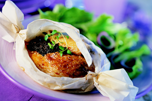 Suprêmes de pintade en papillotes à la tapenade