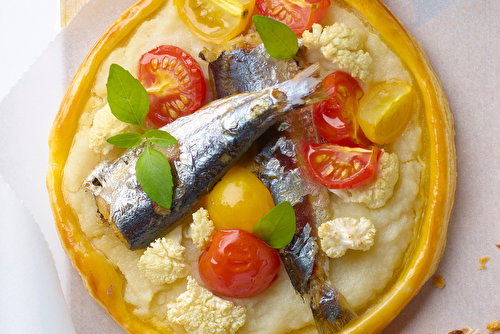 Tarte fine de sardines au crémeux de chou-fleur