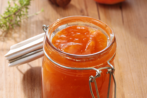 Confiture d’abricots aux amandes grillées et miel de thym