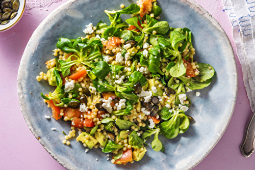 Salade de couscous perlé à l’avocat et à la feta