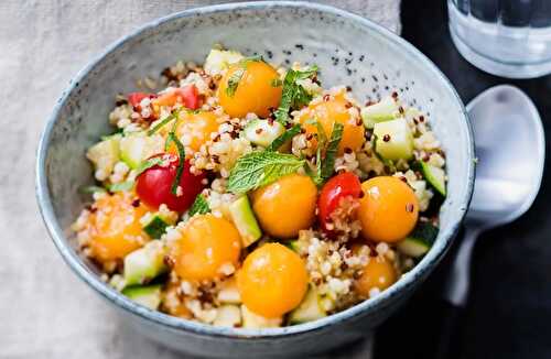 Salade de quinoa au melon, courgette et menthe