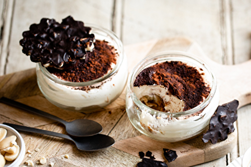 Tiramisus au café de Colombie et palets au chocolat