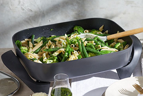 Penne aux légumes verts et aux herbes fraîches