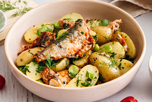 Salade de pommes de terre aux fèves et sardines sans arêtes à la sauce tomate