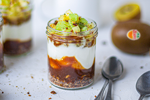 Verrine kiwi granola-caramel