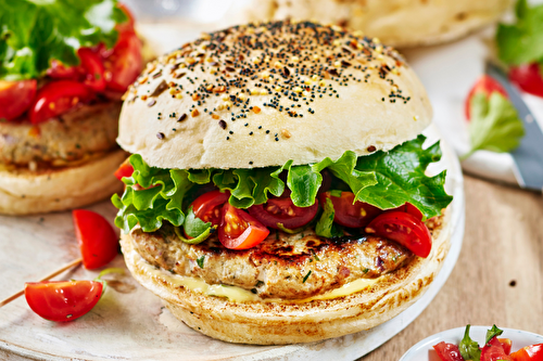 Burgers de lapin aux tomates séchées et pesto