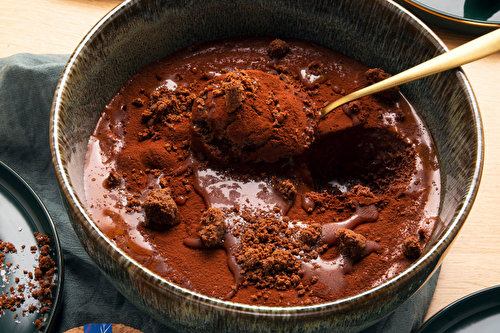 Mousse croustillante au chocolat noir et caramel au beurre salé à la fleur de sel Le Saulnier de Camargue