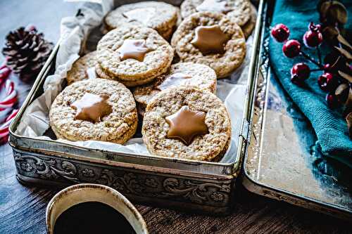 Sablés à la chicorée, cœur coulant au caramel beurre salé