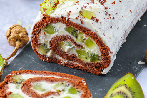 Bûche de Noël roulée au kiwi de France, noix de coco et cacao