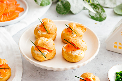 Choux au saumon Salma et crème à la ciboulette