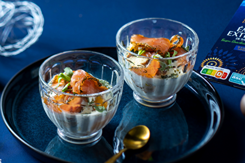 Oeuf cocote en foie gras brioché, aux émincés de saumon