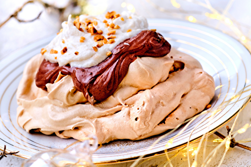 Pavlova à la crème fouettée noisette