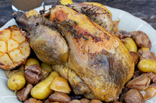 Pintade fermière d’Auvergne moelleuse aux châtaignes et aux deux pommes