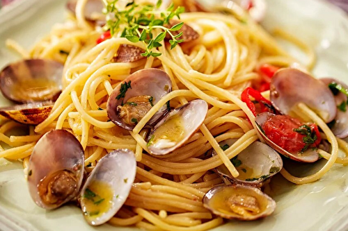 Spaghetti aux fruits de mer et tomate