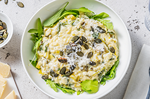 Orzo façon risotto aux épinards et poireau, avec du mascarpone et des graines de courge