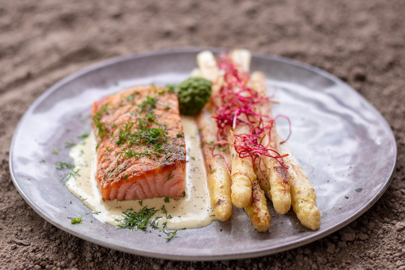 Asperges au saumon et au beurre blanc